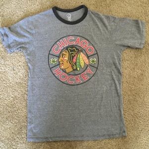 NHL Chicago BlackHawks T Shirt. Adult Medium EUC